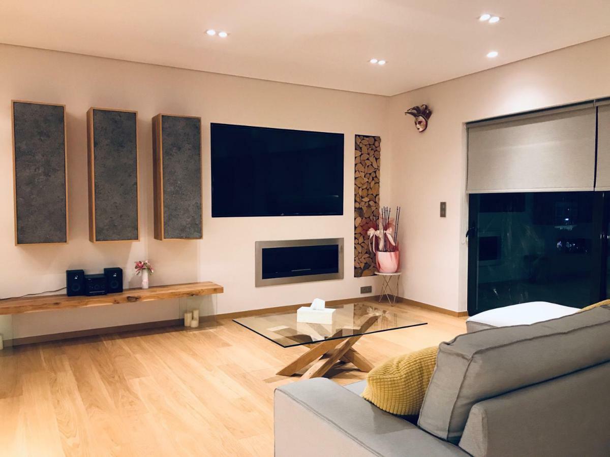 Luxury & Stylish Family Apartment アテネ エクステリア 写真
